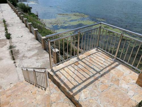 inox-gelenderi-ograde